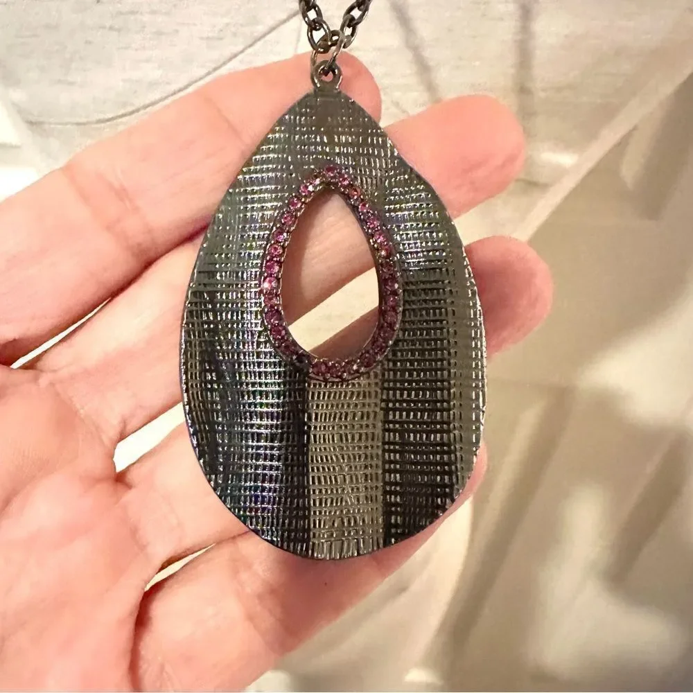 Grey rhinestone pendant necklace